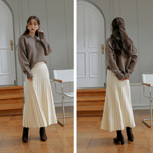 Load image into Gallery viewer, Pleated Knit Skirt
