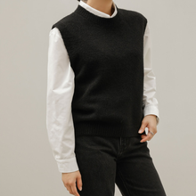 Load image into Gallery viewer, Knit Vest - Roundneck
