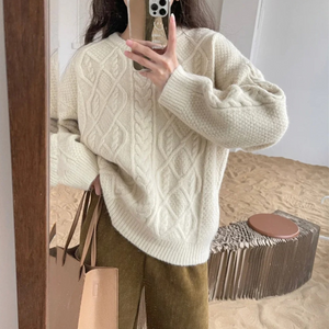 Roundneck Cable Knit Sweater