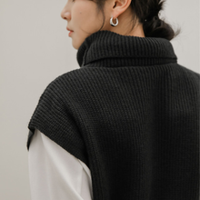 Load image into Gallery viewer, Knit Turtleneck Vest
