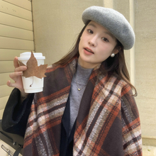 Load image into Gallery viewer, Triangle Plaid Scarf
