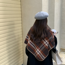 Load image into Gallery viewer, Triangle Plaid Scarf
