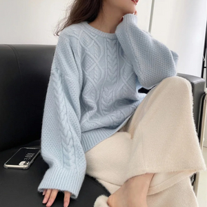 Roundneck Cable Knit Sweater