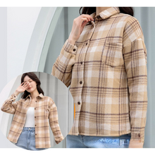 Load image into Gallery viewer, Plaid Longsleeve Blouse
