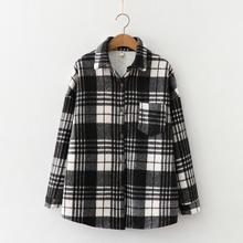 Load image into Gallery viewer, Plaid Longsleeve Blouse
